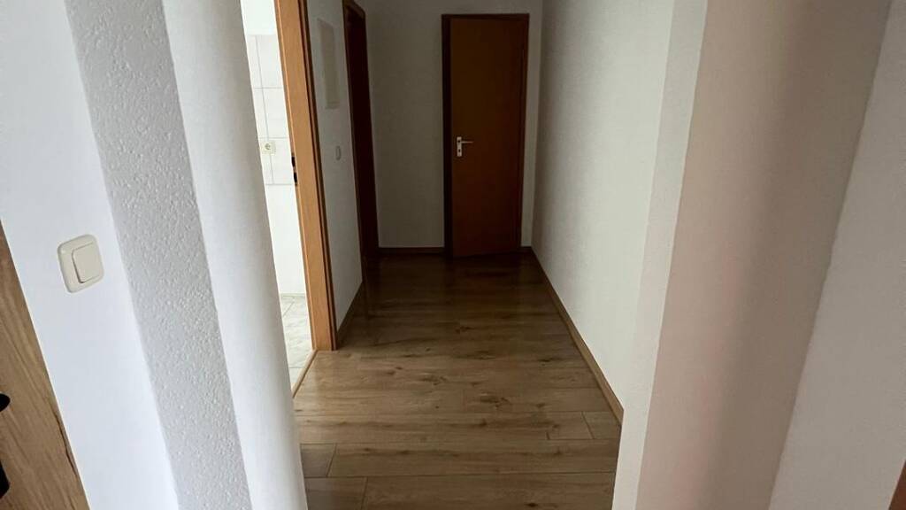 Wohnung zur Miete 300 € 2 Zimmer 50 m² 1. Geschoss frei ab sofort Zeitz 06712