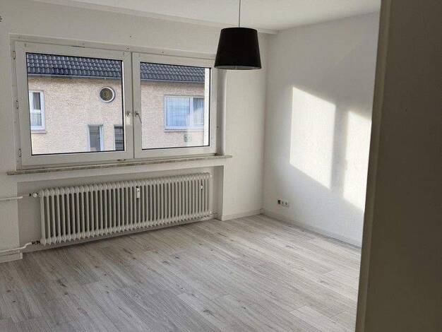 Wohnung zur Miete 600 € 3 Zimmer 70,1 m² 3. Geschoss Leimbacherstraße 50 Barmen Wuppertal 42281