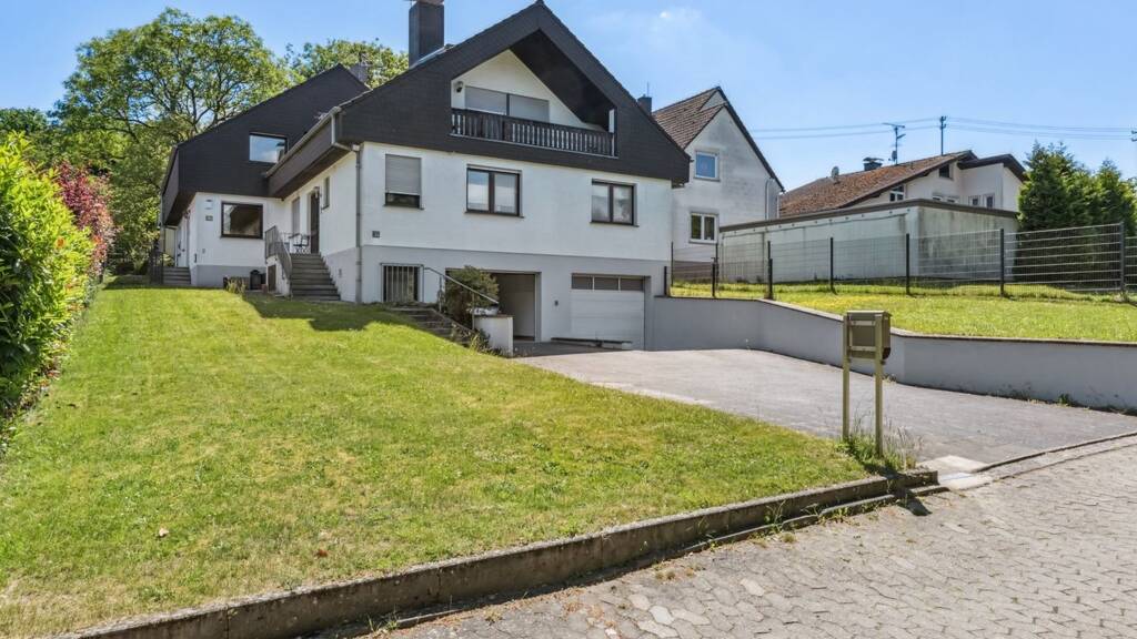 Mehrfamilienhaus zum Kauf 1.250.000 € 11 Zimmer 300 m² 1.020 m² Grundstück Schinderhannesweg 3a Langenhain Hofheim am Taunus / Langenhain 65719
