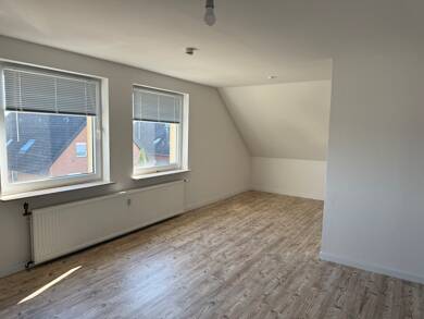 Wohnung zur Miete 820 € 4 Zimmer 82 m² Dachgeschoss Osterwald O. E. Garbsen / Osterwald Oberende 30826