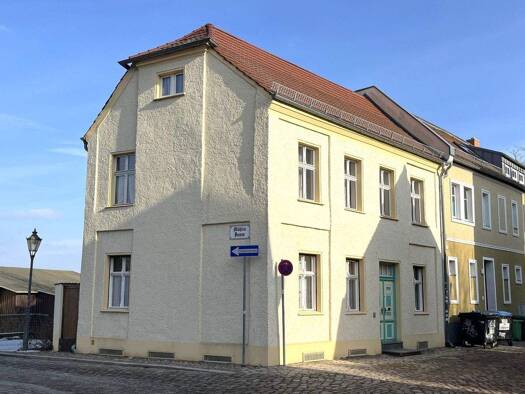 Stadthaus zum Kauf 252.000 € 4 Zimmer 111 m² 93 m² Grundstück frei ab sofort Neustadt Brandenburg an der Havel 14776