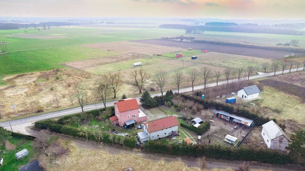 Haus zum Kauf 273.095 € 10 Zimmer 400 m² 3.100 m² Grundstück Strzezewo 