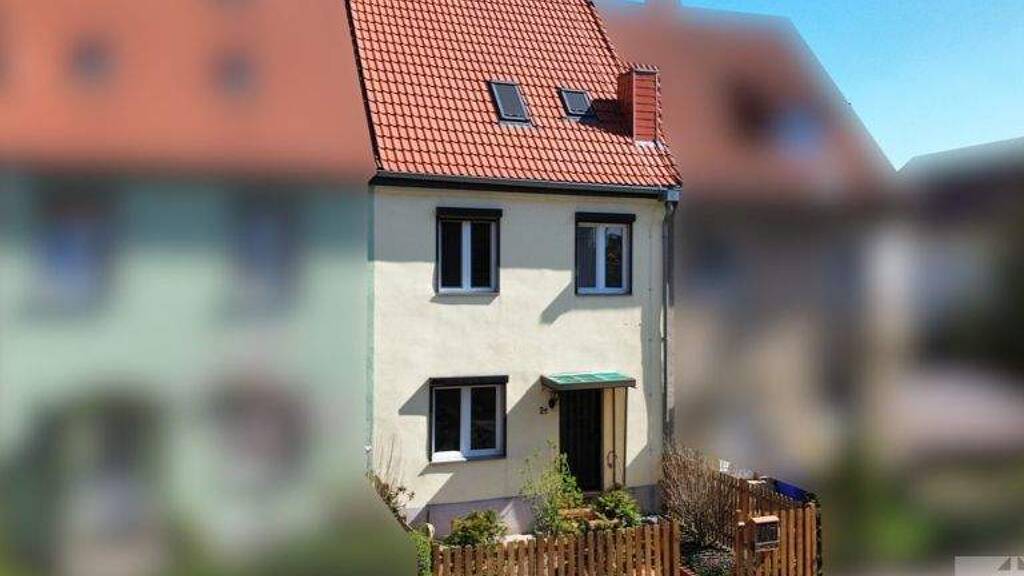 Reihenmittelhaus zum Kauf provisionsfrei 94.000 € 5 Zimmer 100 m² 208 m² Grundstück Leuna 06237
