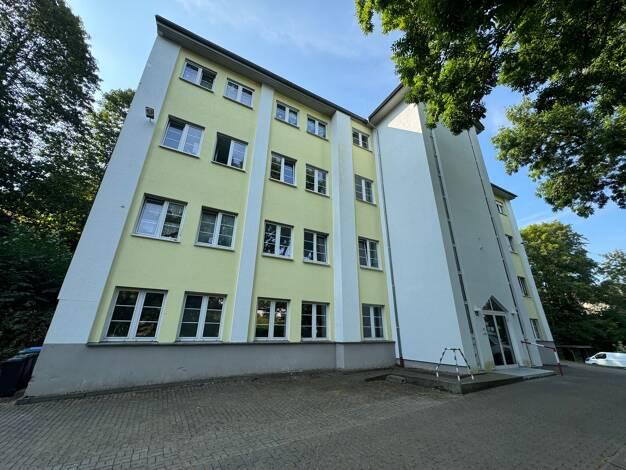 Wohnung zur Miete 310 € 1 Zimmer 53 m² Geschoss 1/4 frei ab sofort Kleine Bahnhofstraße 15 a Zella-Mehlis 98544