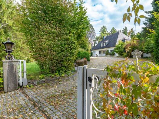 Villa zum Kauf provisionsfrei 1.540.000 € 10 Zimmer 404 m² 6.792 m² Grundstück Bertoldshofen Marktoberdorf 87616