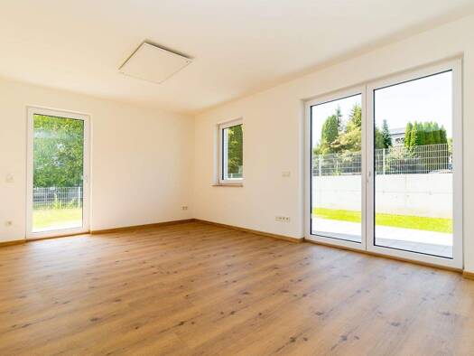 Reihenmittelhaus zum Kauf - Erstbezug provisionsfrei 740.000 € 5 Zimmer 160 m² 213 m² Grundstück frei ab sofort Klingen Aichach 86551