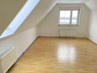Wohnung zur Miete 350 € 2,5 Zimmer 73,7 m² Dachgeschoss, 3. Geschoss Lange Straße 51b Pulsen Pulsen 01609