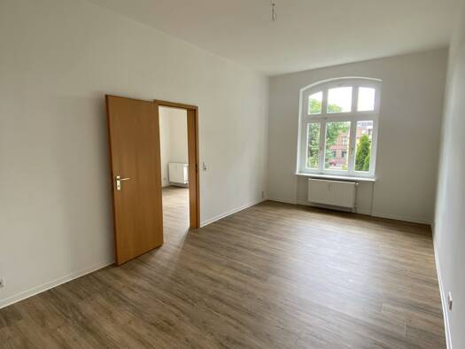 Wohnung zum Kauf 37.500 € 2 Zimmer 64,1 m² 1. Geschoss Weißwasser/O.L. 02943