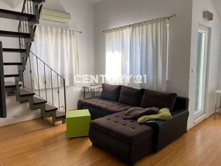 Wohnung zum Kauf 238.000 € 3 Zimmer 92 m²<br/>Wohnfläche 2.<br/>Geschoss Stari Grad 21460