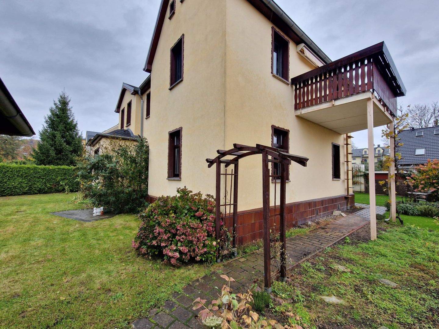 Immobilie in Radebeul - Zweifamilienhaus in guter & ruhiger Lage!     - Bild 2