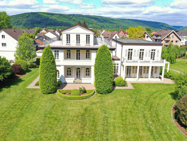 Haus zum Kauf 1.750.000 € 10 Zimmer 835 m² 4.590 m² Grundstück Holzminden 37603