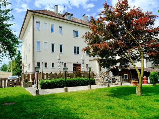 Haus zum Kauf 552 m² 1.704 m² Grundstück Braunau am Inn 5280