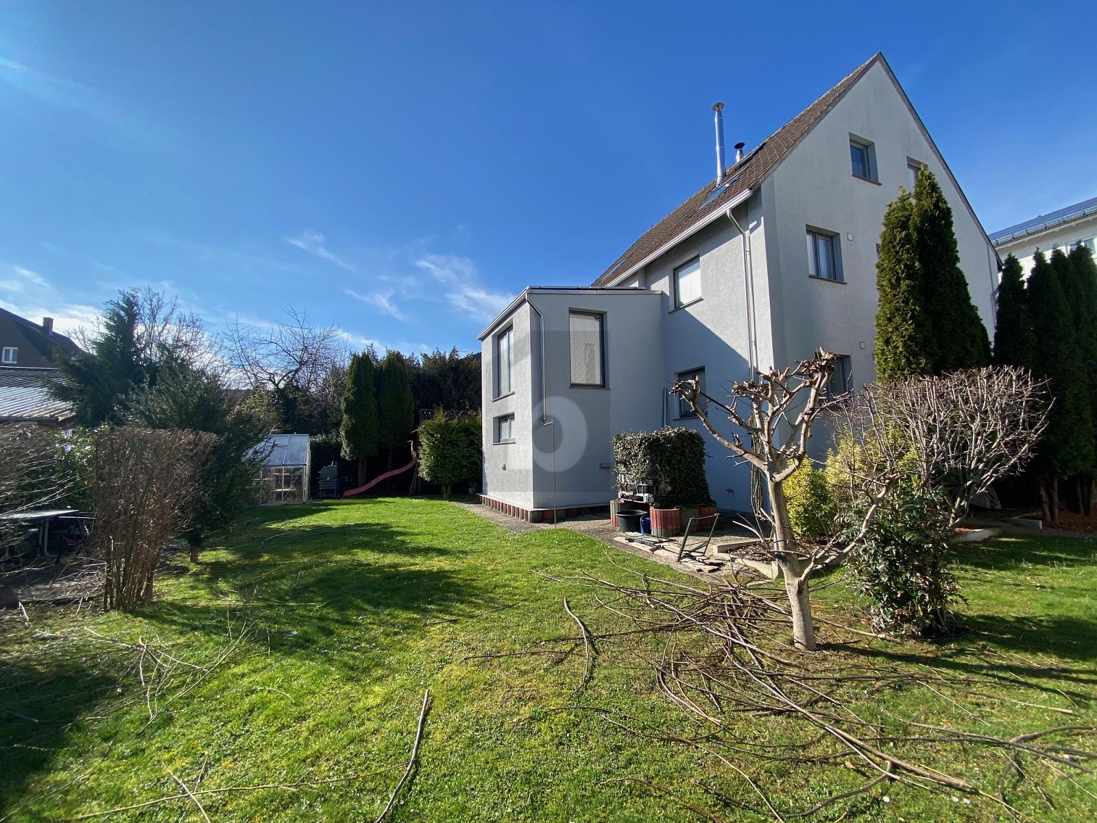 Einfamilienhaus zum Kauf 699.000 € 10 Zimmer 230 m²<br/>Wohnfläche 589 m²<br/>Grundstück Salach Salach 73084