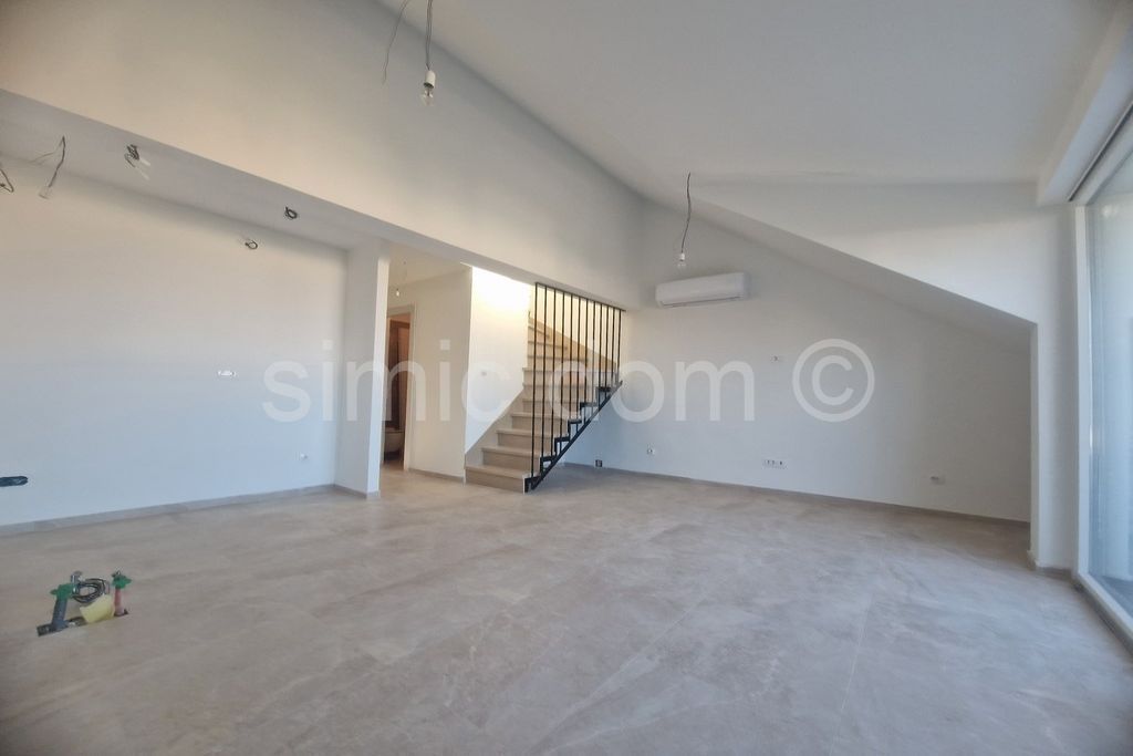 Wohnung zum Kauf 245.000 € 3 Zimmer 81 m²<br/>Wohnfläche 2.<br/>Geschoss Brac Supetar