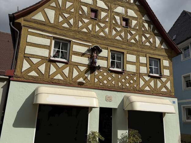 Haus zum Kauf 330.000 € 8 Zimmer 220 m² 173 m² Grundstück frei ab sofort Höchstadt Höchstadt a.d.Aisch 91315