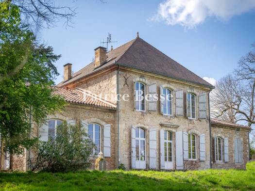 Reihenhaus zum Kauf 1.200.000 € 16 Zimmer 500 m² École Paul Bert-Lycée Bernard Palissy Agen 47000