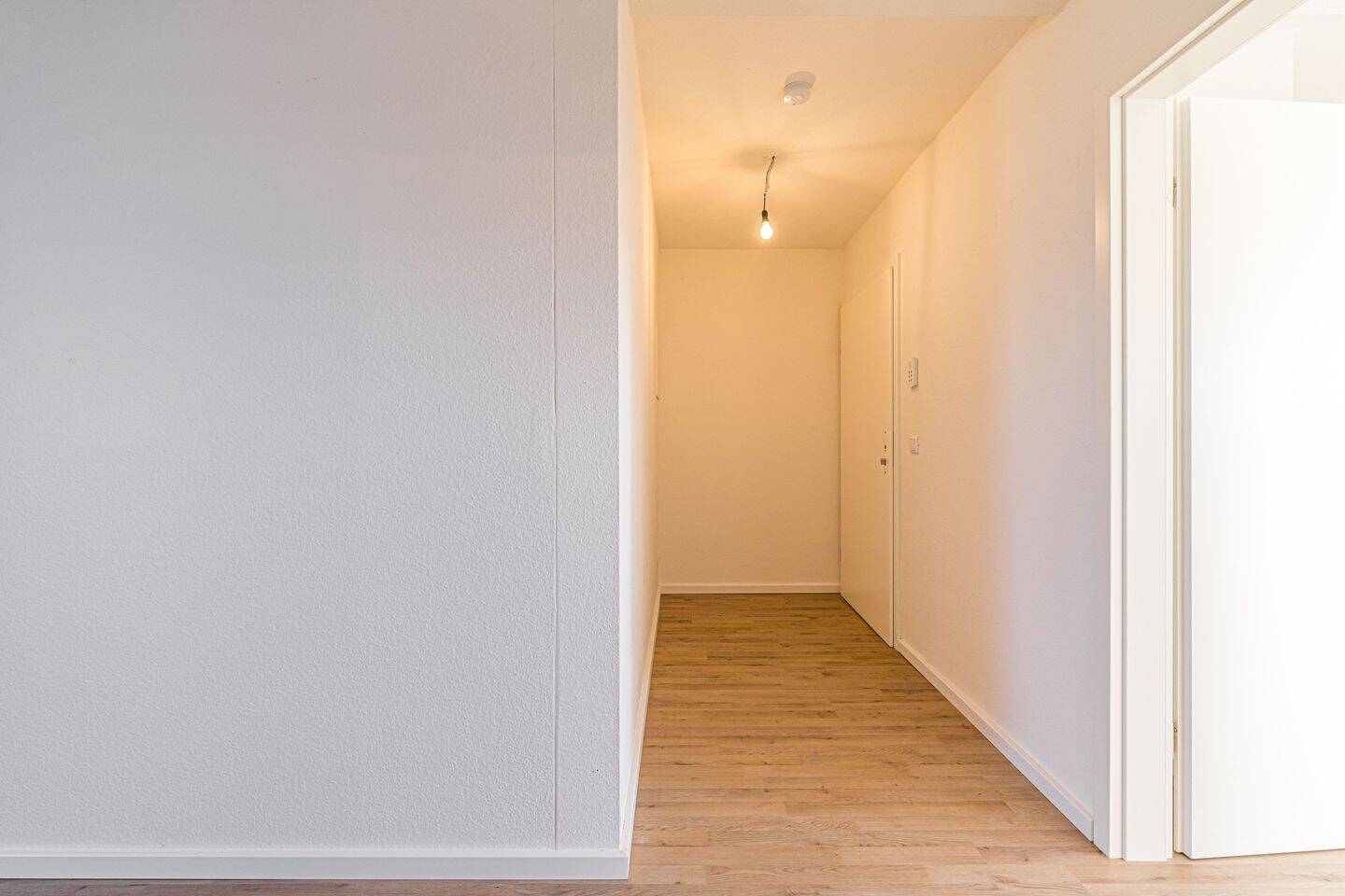 Hoch hinaus: Helle 2-Zimmer-Dachgeschosswohnung - sofort bezugsfertig – Mockauer Straße 18, 4357 Leipzig – Vorschaubild 5