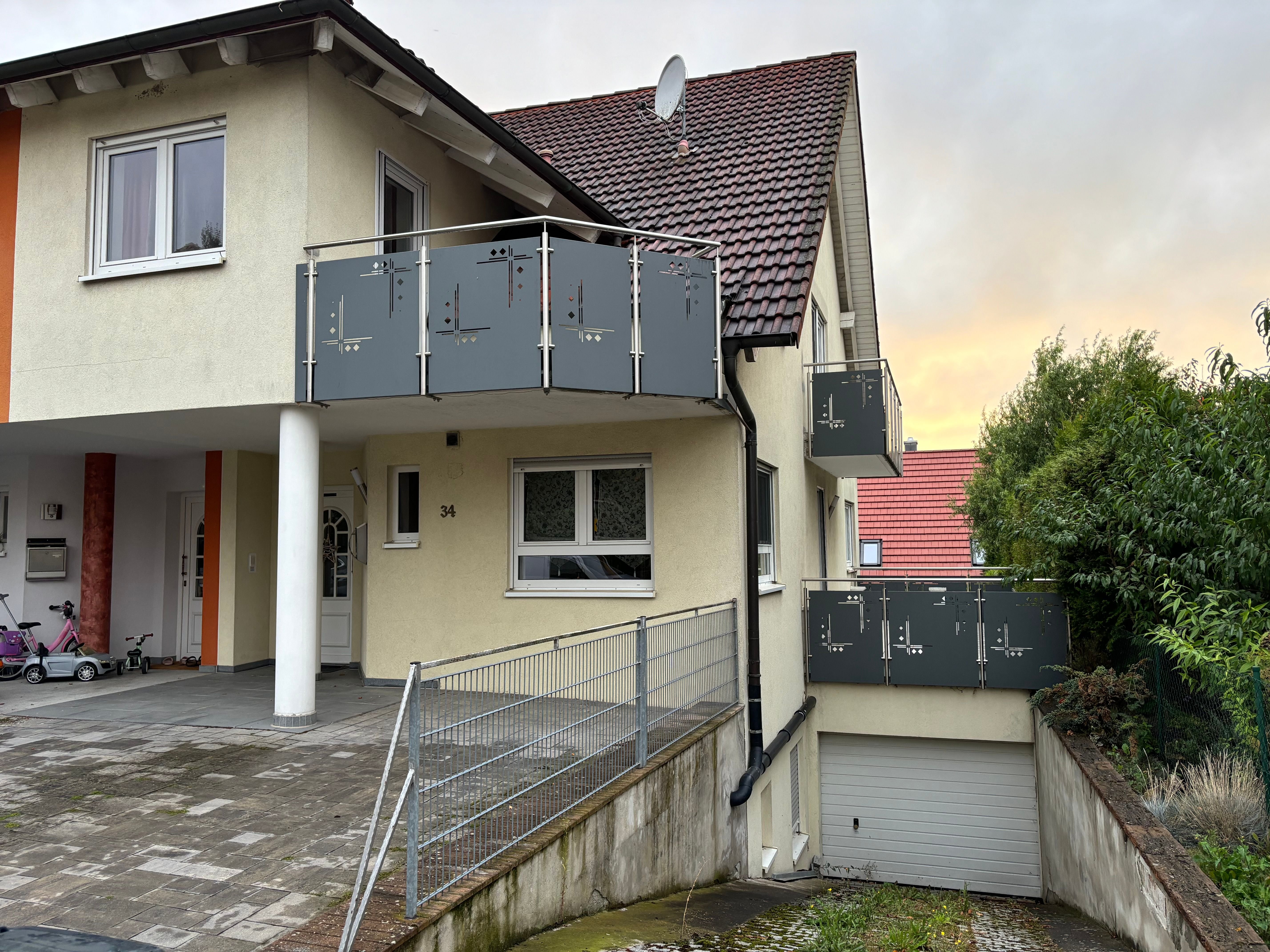 Doppelhaushälfte zur Miete 1.850 € 7 Zimmer 180 m²<br/>Wohnfläche 254 m²<br/>Grundstück ab sofort<br/>Verfügbarkeit Am Steinbruch 34 Biebelried Biebelried 97318