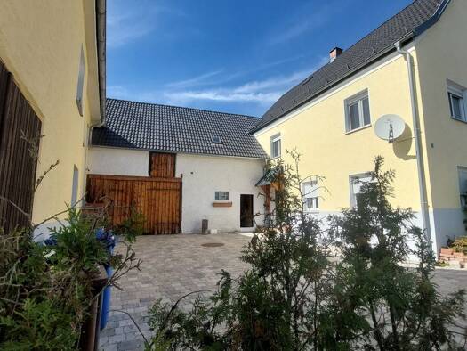 Haus zum Kauf 258.000 € 12 Zimmer 230 m² 357 m² Grundstück frei ab sofort Mantel 92708