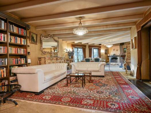 Einfamilienhaus zum Kauf 849.000 € 1.090 m² Grundstück Baden 2500