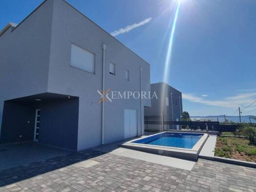 Einfamilienhaus zum Kauf - Erstbezug 470.000 € 3 Zimmer 227 m² Vir 23234