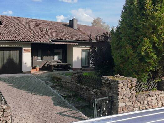 Mehrfamilienhaus zum Kauf 320.000 € 7 Zimmer 270 m² 538 m² Grundstück Viechtach Viechtach 94234