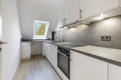 Wohnung zur Miete 815 € 2 Zimmer 56 m² Dachgeschoss, 3. Geschoss frei ab 01.07.2025 Pinneberger Chaussee 37 Eidelstedt Hamburg 22523