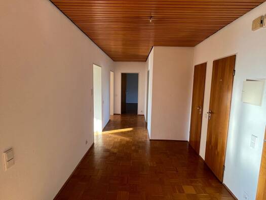 Wohnung zur Miete 1.300 € 4 Zimmer 111 m² Geschoss 1/3 frei ab sofort Eltersdorf Erlangen 91058