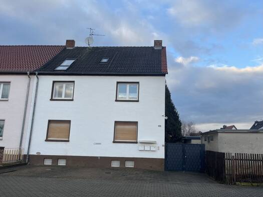Mehrfamilienhaus zum Kauf 339.000 € 8 Zimmer 213 m² 591 m² Grundstück frei ab 04.05.2026 Alten Dessau-Roßlau 06847