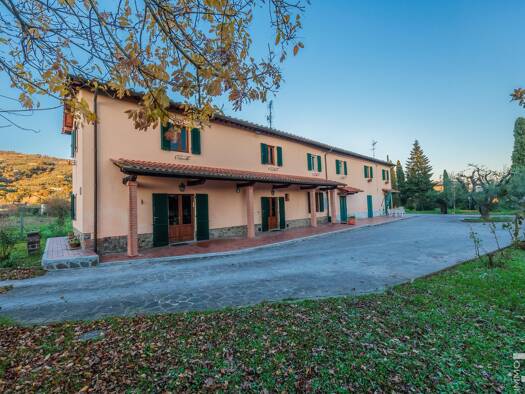 Haus zum Kauf 750.000 € 8 Zimmer 485 m² 16.500 m² Grundstück frei ab sofort Buggiano