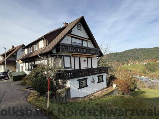 Mehrfamilienhaus zum Kauf 330.000 € 7 Zimmer 179 m² 609 m² Grundstück Baiersbronn 72270