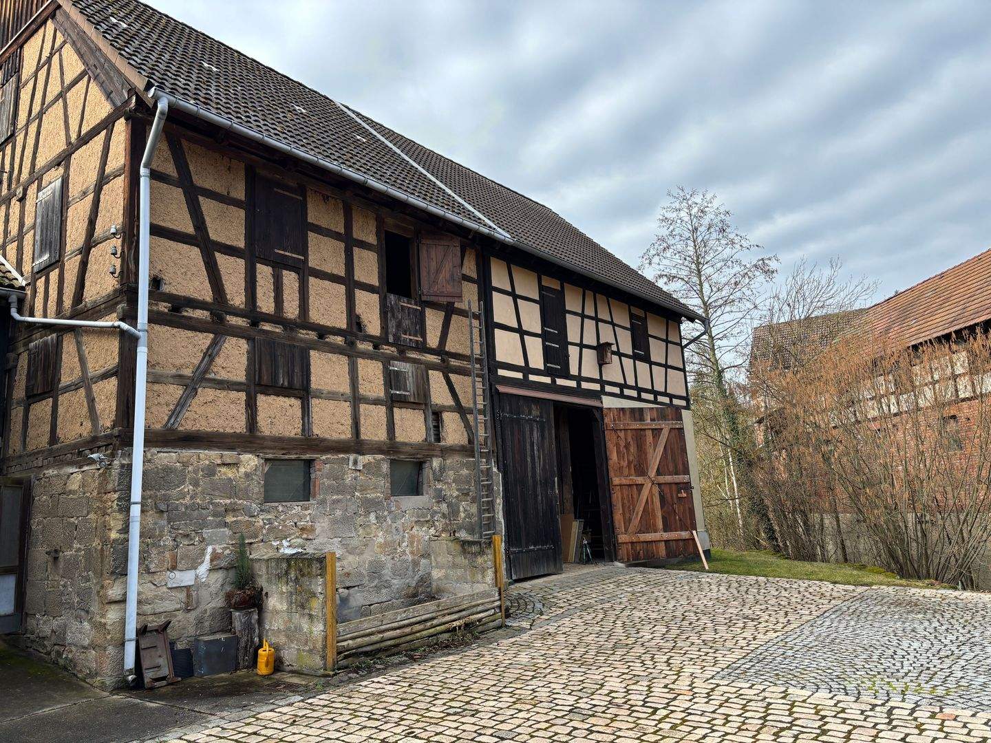 Immobilie in Großeutersdorf - Eigentum statt Miete! Bauernhaus mit viel Nebengelass für Leute mit handwerklichen Geschick in Großeutersdorf - Bild 3