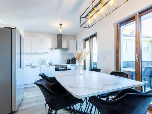 Wohnung zur Miete 1.050 € 3 Zimmer 82,3 m² 3. Geschoss frei ab 01.05.2026 Ingolstadt 85049