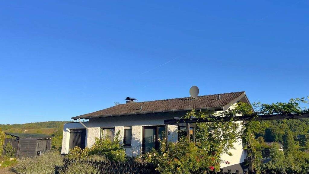 Einfamilienhaus zum Kauf 235.000 € 5 Zimmer 100 m² 814 m² Grundstück Niederehe Üxheim 54579