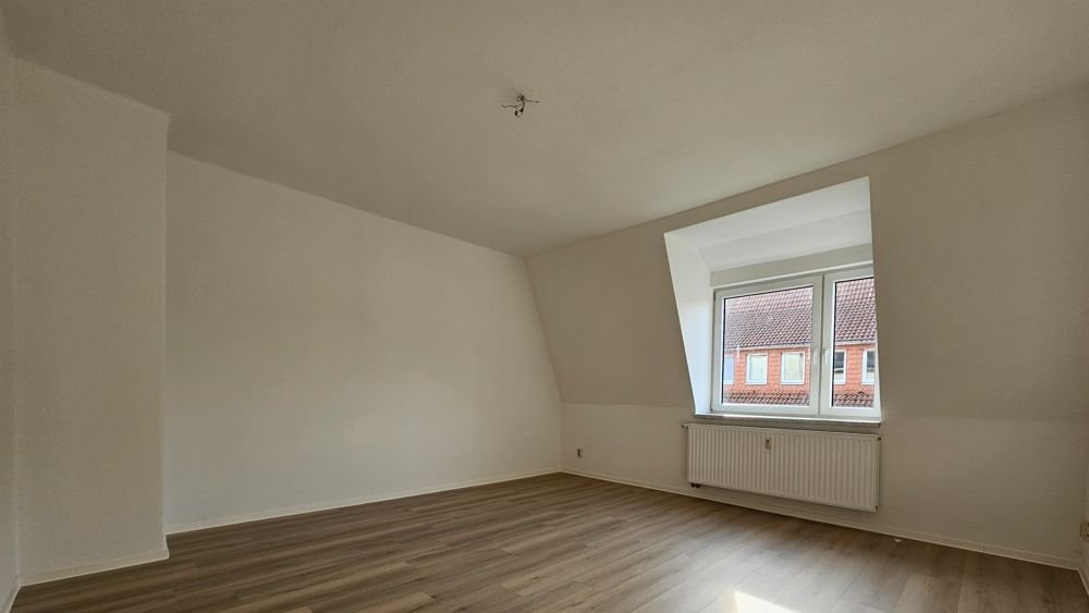 Wohnung zur Miete 360 € 2 Zimmer 66,6 m²<br/>Wohnfläche 3.<br/>Geschoss Lutherstraße 13 Aue 08280