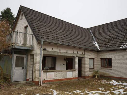 Mehrfamilienhaus zum Kauf 150.000 € 4 Zimmer 119 m² 2.800 m² Grundstück frei ab sofort Brendel/Adelheide Delmenhorst 27755