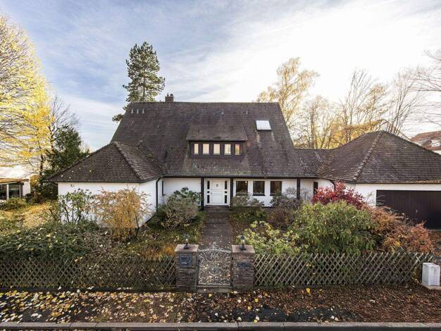 Villa zum Kauf 1.385.000 € 10 Zimmer 298 m² 1.530 m² Grundstück Herzogenaurach 91074