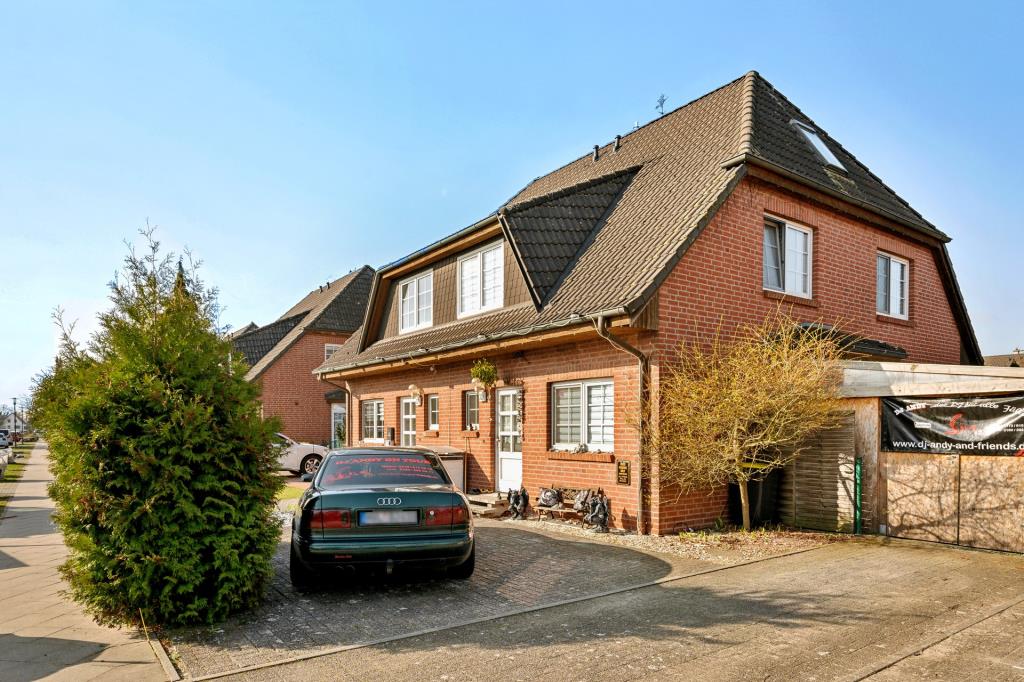 Mehrfamilienhaus zum Kauf provisionsfrei als Kapitalanlage geeignet 349.000 € 5 Zimmer 100 m²<br/>Wohnfläche 344 m²<br/>Grundstück Schopenhauer Straße 30 a Falkenhöh Falkensee 14612