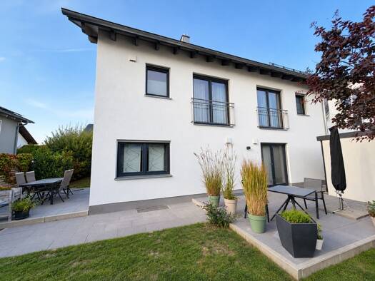 Doppelhaushälfte zum Kauf 572.000 € 4 Zimmer 110 m² 245 m² Grundstück Langenpreising Langenpreising 85465