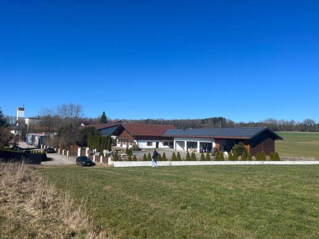 Einfamilienhaus zum Kauf 8 Zimmer 433 m² 2.315 m² Grundstück Neumarkt-Sankt Veit 84494