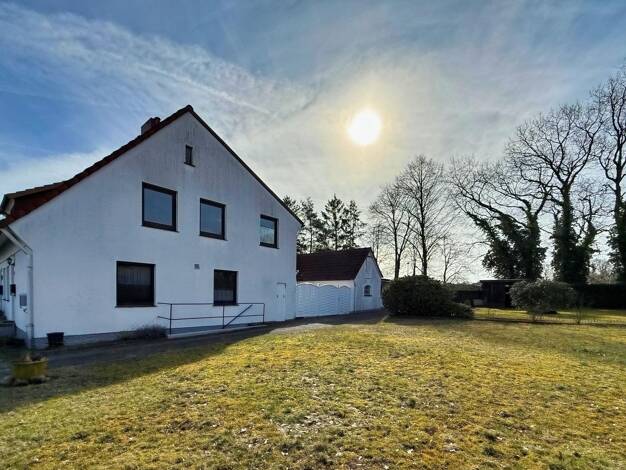 Doppelhaushälfte zum Kauf 180.000 € 5,5 Zimmer 124,7 m² 833 m² Grundstück Hittfeld Seevetal 21218