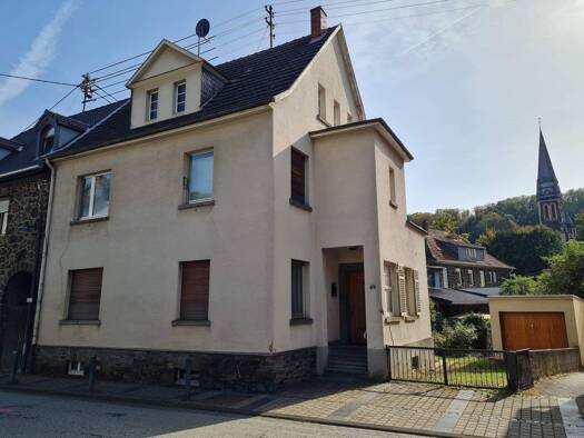 Einfamilienhaus zum Kauf 144.000 € 6 Zimmer 135 m² 262 m² Grundstück frei ab sofort Brohltalstraße 64 Burgbrohl 56659
