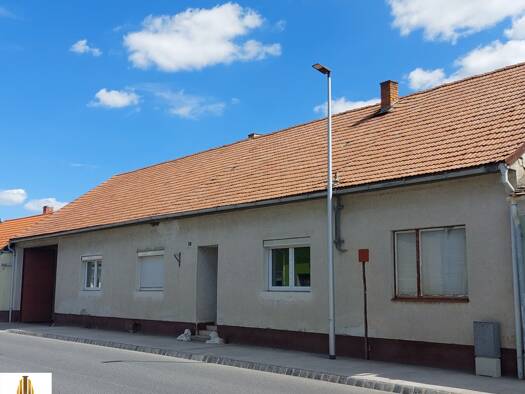 Einfamilienhaus zum Kauf 285.000 € 5,5 Zimmer 152,5 m² 2.111 m² Grundstück Hollabrunn 2014
