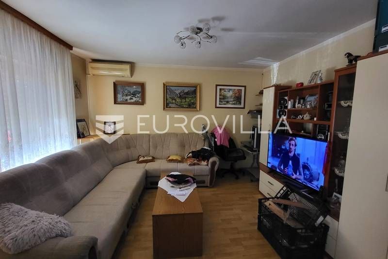 Haus zum Kauf 150.000 € 2 Zimmer 160 m²<br/>Wohnfläche Trnava 10040