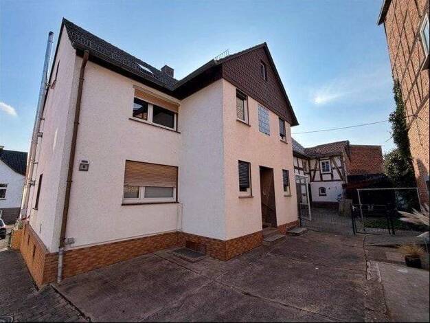 Mehrfamilienhaus zum Kauf 238.000 € 7 Zimmer 198,4 m² 802 m² Grundstück frei ab sofort Breitenbach Bebra 36179
