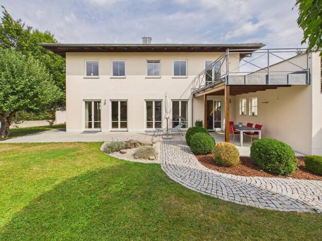 Stadthaus zum Kauf 1.345.000 € 5 Zimmer 168,7 m² 770 m² Grundstück Berg Landshut 84036