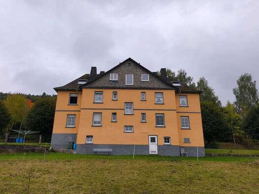 Mehrfamilienhaus zum Kauf 495.000 € 20 Zimmer 320 m² 821 m² Grundstück frei ab sofort Gönnern Angelburg 35719