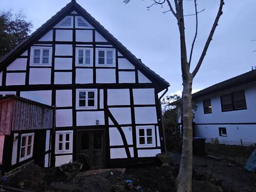 Einfamilienhaus zur Miete 1.200 € 8 Zimmer 197 m² 390 m² Grundstück frei ab 01.01.2026 Voremberg Emmerthal 31860