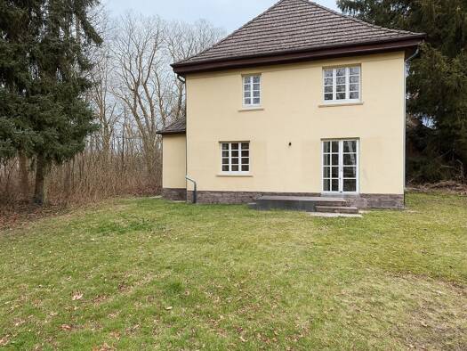 Einfamilienhaus zum Kauf 342.000 € 9 Zimmer 204 m² 1.100 m² Grundstück Höxter Höxter 37671
