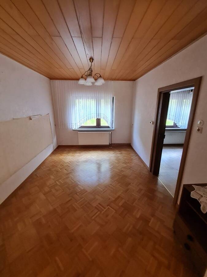 Einfamilienhaus zum Kauf 149.000 € 6 Zimmer 180 m²<br/>Wohnfläche 451 m²<br/>Grundstück Lauterbach Völklingen 66333